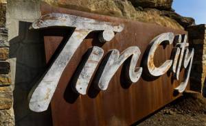 Tin City025